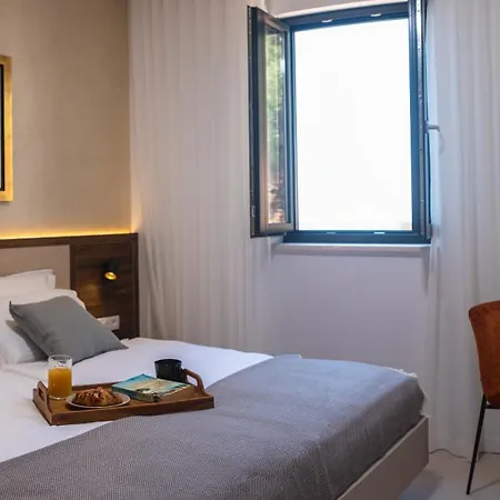 New & Luxury 5* With Breathtaking View- Kiki Lu