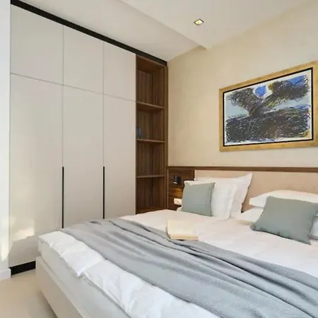 New & Luxury 5* With Breathtaking View- Kiki Lu דוברובניק