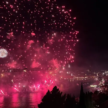 New & Luxury 5* With Breathtaking View- Kiki Lu *