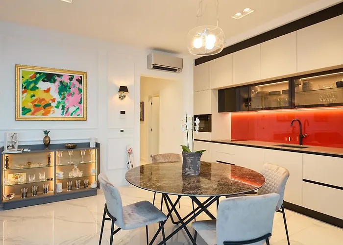 New & Luxury 5* With Breathtaking View- Kiki Lu Апартаменты