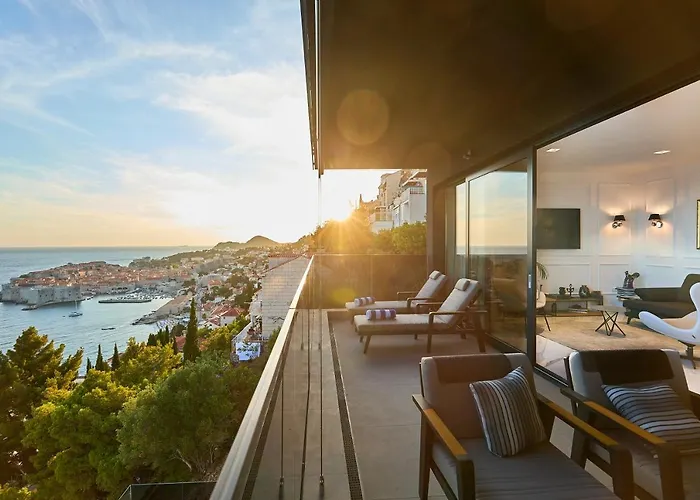 New & Luxury 5* With Breathtaking View- Kiki Lu *