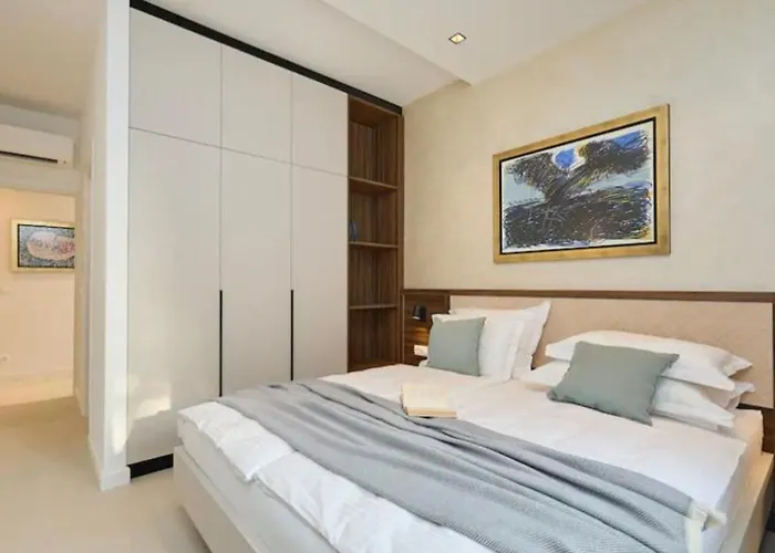 New & Luxury 5* With Breathtaking View- Kiki Lu דוברובניק