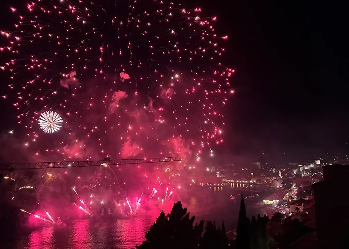 New & Luxury 5* With Breathtaking View- Kiki Lu *