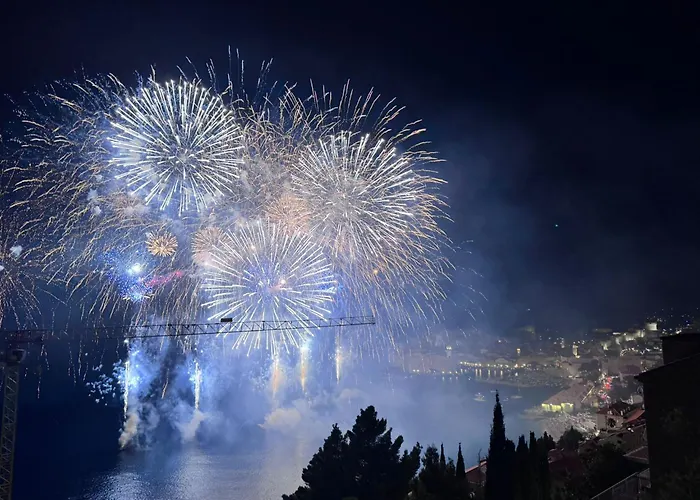 New & Luxury 5* With Breathtaking View- Kiki Lu